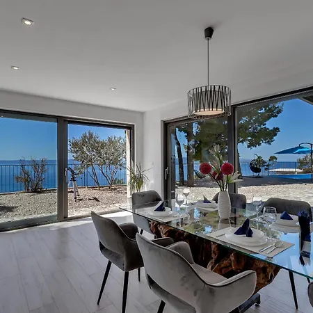 Eaglestone - Isolated Location That Offers Peace And Tranquility Willa Makarska