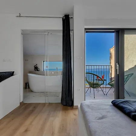 Villa Eaglestone - Isolated Location That Offers Peace And Tranquility