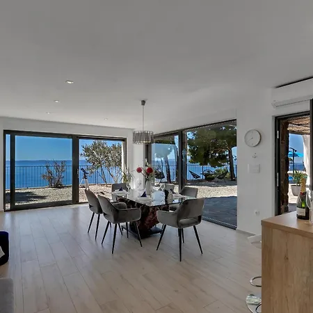 Eaglestone - Isolated Location That Offers Peace And Tranquility Willa Makarska